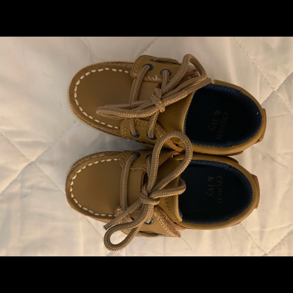 Crown & Ivy tan “Captain” Shoes